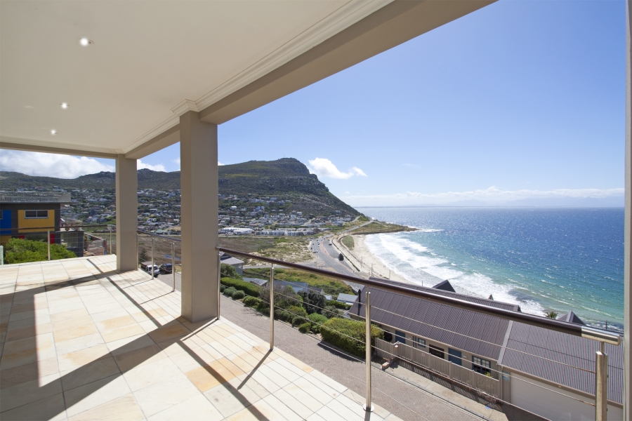 To Let 3 Bedroom Property for Rent in Cairnside Western Cape